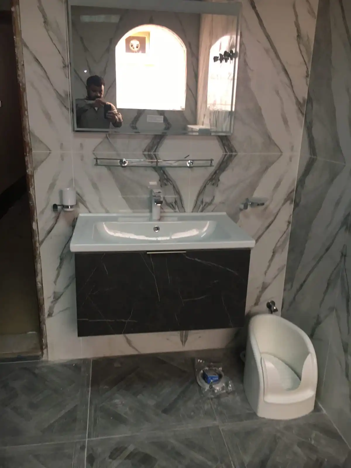 فني سباك شاطر - تركيب وصيانة